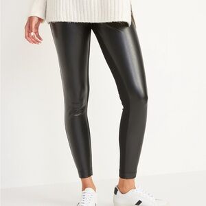 Old Navy faux-leather leggings sz M